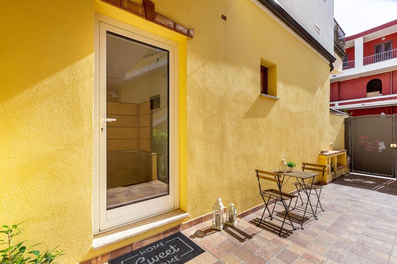 Casa Titina Lägenhet Capoterra Exteriör bild
