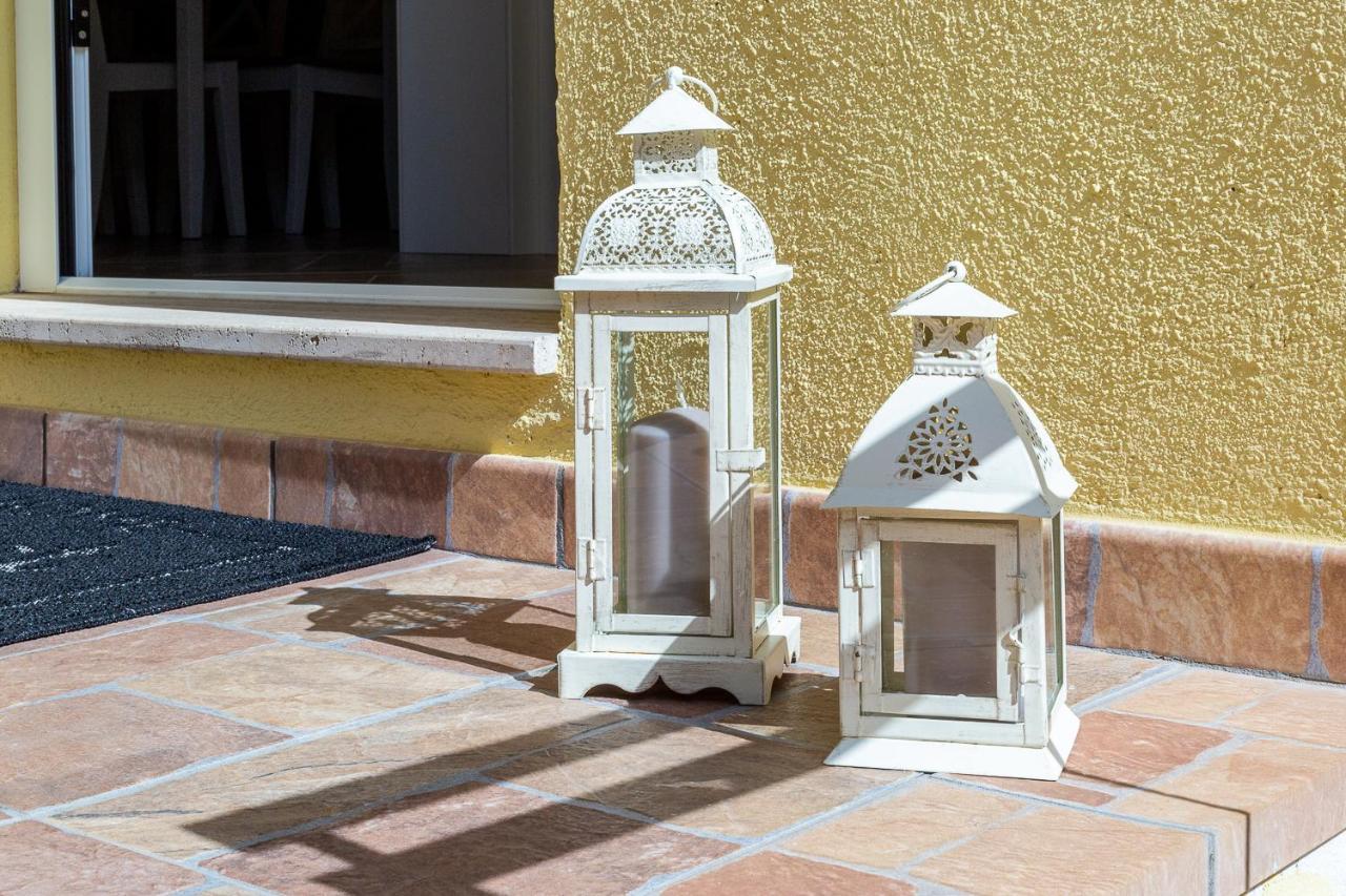 Casa Titina Lägenhet Capoterra Exteriör bild